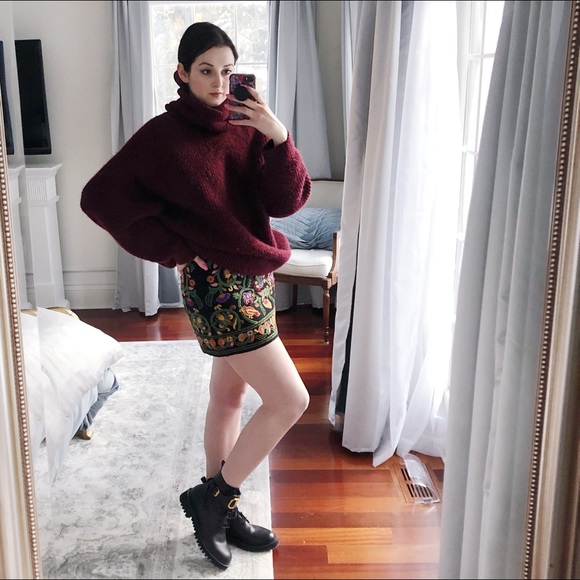 Zara Mini Embroidered Skirt - Picture 2 of 4